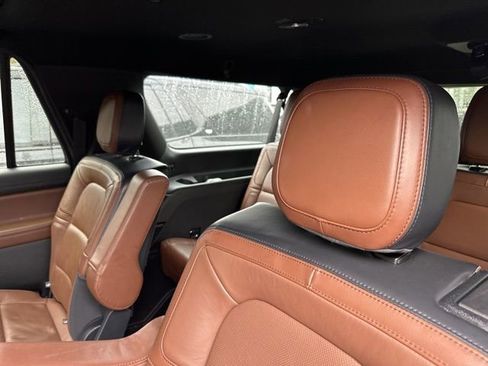 Used 2023 Lincoln Navigator L Reserve image 9