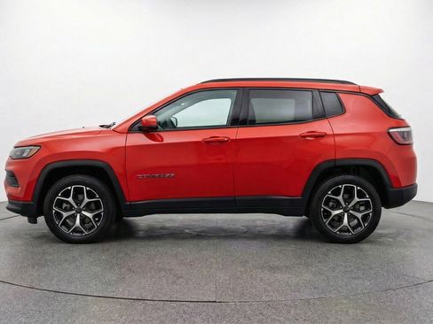 Used 2025 Jeep Compass Limited AWD/4WD image 5