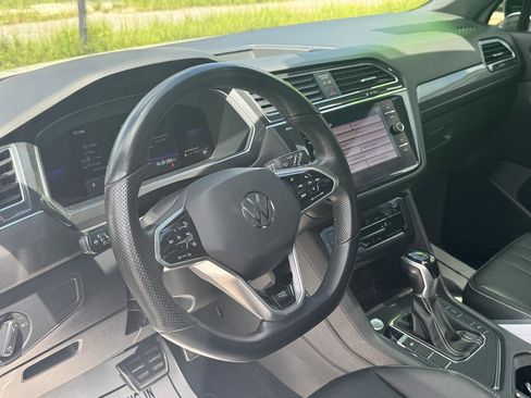 Used 2023 Volkswagen Tiguan SE R-Line FWD image 7
