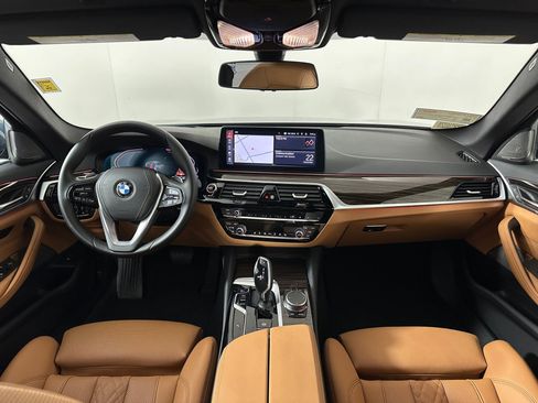 Used 2023 BMW 530i xDrive w/ Premium Package image 14
