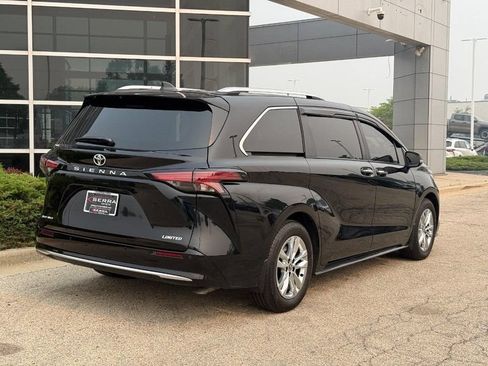 Used 2026 Toyota Sienna Limited AWD/4WD image 3