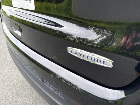 Used 2022 Jeep Compass Latitude AWD/4WD image 18