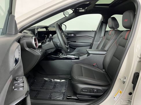 New 2026 Chevrolet Trax RS w/ Sunroof Package FWD image 10