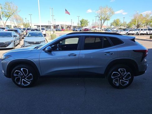 Used 2024 Chevrolet Trax RS w/ Sunroof Package image 9