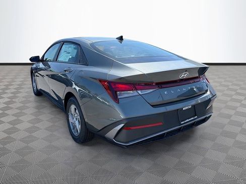 New 2026 Hyundai Elantra SE FWD image 5