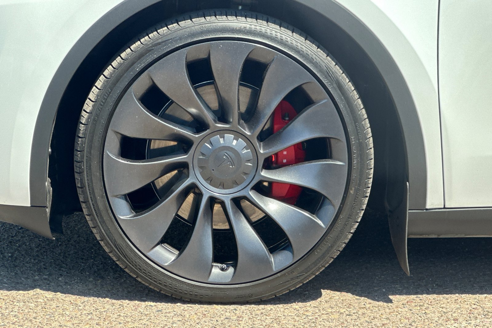 Used 2023 Tesla Model Y Performance AWD/4WD image 25