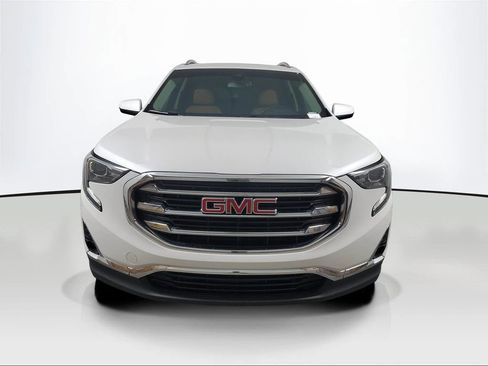 Used 2021 GMC Terrain SLT w/ Infotainment Package II image 2