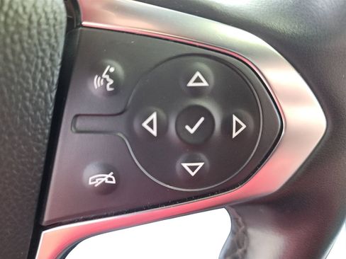 Used 2023 Chevrolet Traverse RS image 31