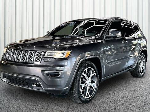 Used 2019 Jeep Grand Cherokee Overland AWD/4WD image 3