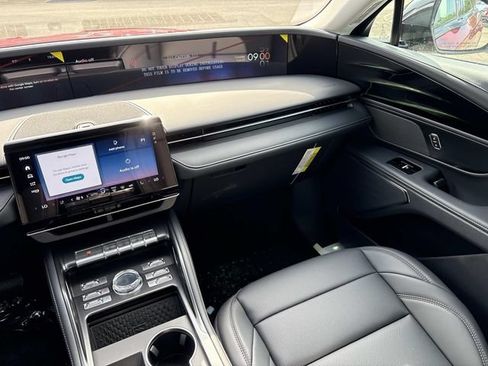 New 2026 Lincoln Nautilus Premier AWD/4WD image 13