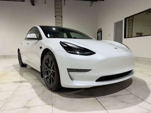 Used 2021 Tesla Model 3 Standard Range Plus image 3