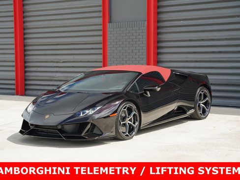 Used 2020 Lamborghini Huracan EVO image 2