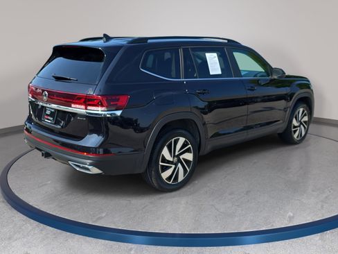 Used 2024 Volkswagen Atlas SE AWD/4WD image 5