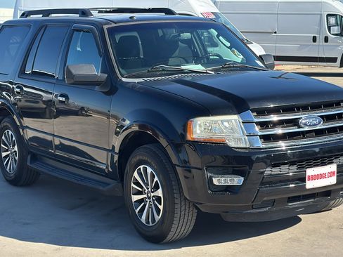 Used 2016 Ford Expedition XLT image 3