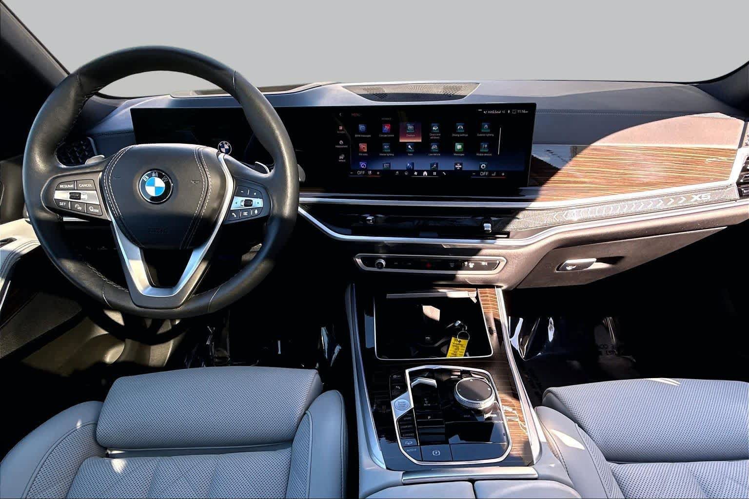 Used 2024 BMW X5 xDrive40i w/ Parking Assistance Package AWD/4WD image 15