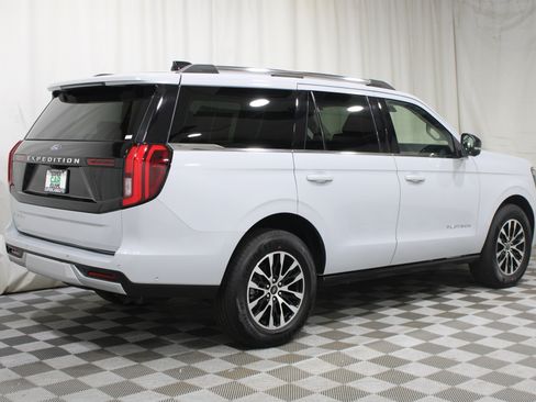 Used 2025 Ford Expedition Platinum AWD/4WD image 36
