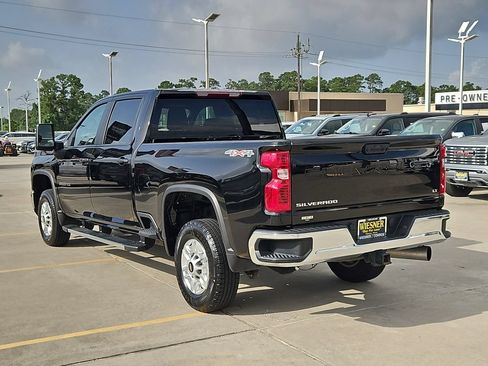 Used 2025 Chevrolet Silverado 2500 LT w/ Convenience Package AWD/4WD image 7