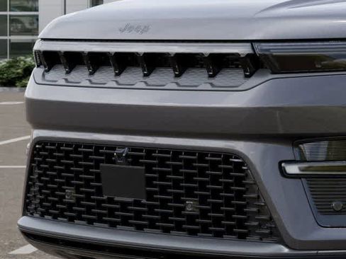 New 2026 Jeep Grand Wagoneer Limited AWD/4WD image 11
