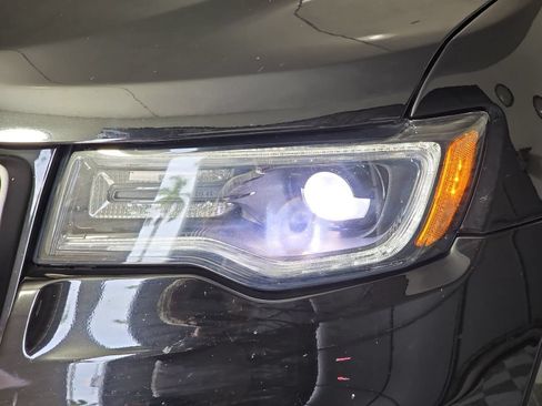 Used 2019 Jeep Grand Cherokee High Altitude RWD image 28
