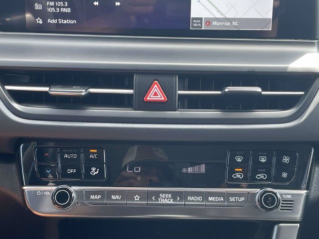 Certified 2024 Kia Seltos EX FWD image 27