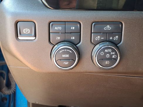 Used 2023 Chevrolet Silverado 1500 RST AWD/4WD image 19