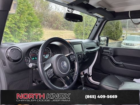Used 2015 Jeep Wrangler Unlimited Sahara image 5
