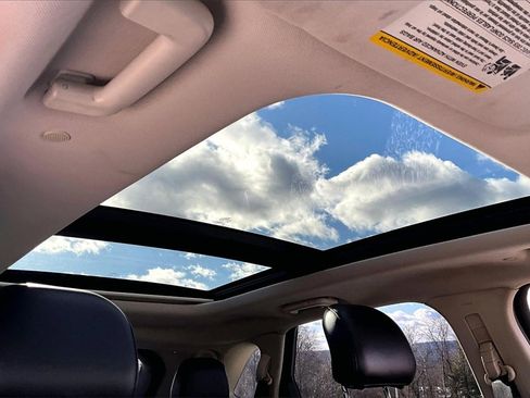 Used 2015 Ford Edge Sport image 19