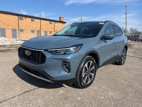 Certified 2024 Ford Escape Platinum image 29