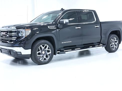 Used 2023 GMC Sierra 1500 SLT w/ SLT Premium Plus Package image 1