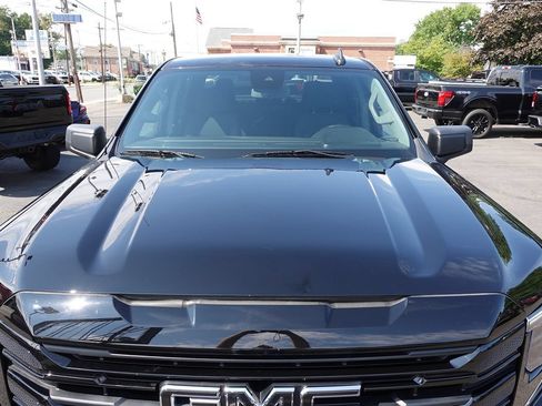 Used 2024 GMC Sierra 1500 Elevation w/ LPO, Elevation Black Package AWD/4WD image 6