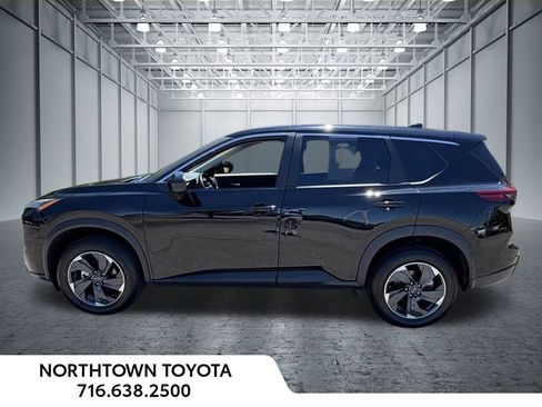 Used 2025 Nissan Rogue SV AWD/4WD image 26
