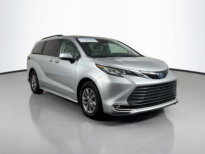 Certified 2021 Toyota Sienna XLE w/ XLE Plus Package