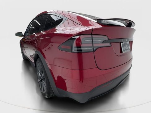 Used 2025 Tesla Model X image 5