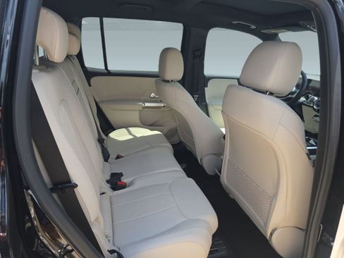 New 2025 Mercedes-Benz GLB 250 image 20