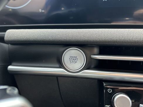 New 2025 Hyundai Tucson Limited image 31