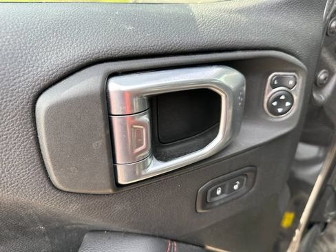 Used 2021 Jeep Wrangler Rubicon w/ Uconnect 4C Nav & Sound Group AWD/4WD image 13