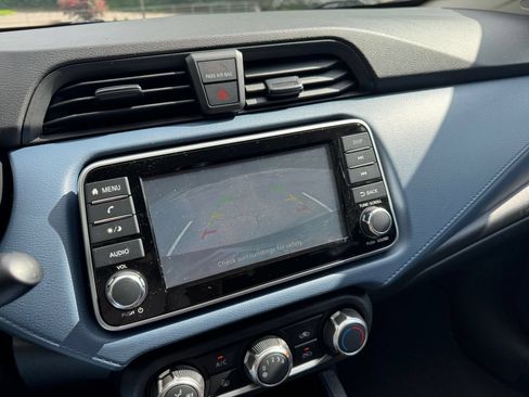 Used 2025 Nissan Versa SV FWD image 21