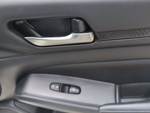 Used 2025 Nissan Altima 2.5 SV FWD image 33