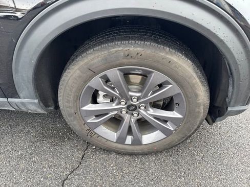 Used 2023 Ford Explorer XLT w/ Equipment Group 202A image 9