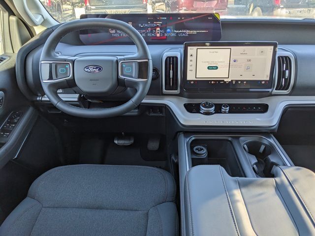 Used 2025 Ford Expedition Active RWD image 15