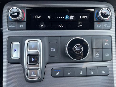 Used 2024 Hyundai Palisade Calligraphy image 21