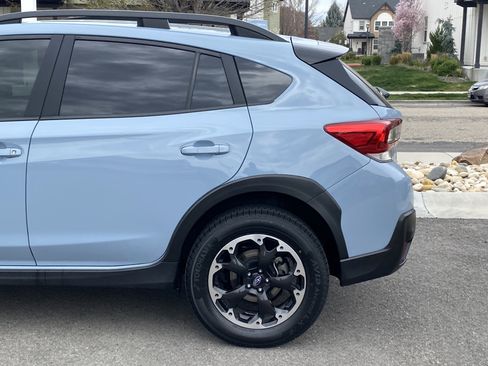 Used 2022 Subaru Crosstrek 2.0i Premium image 4