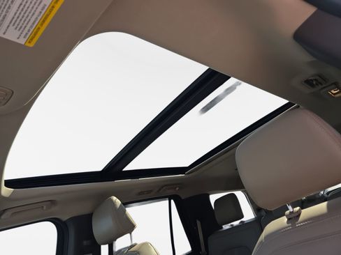 Used 2021 Ford Expedition Limited image 29