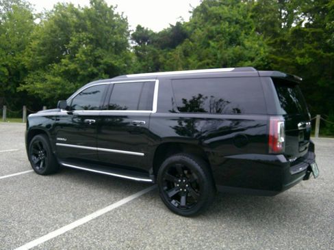 Used 2019 GMC Yukon XL Denali AWD/4WD image 22