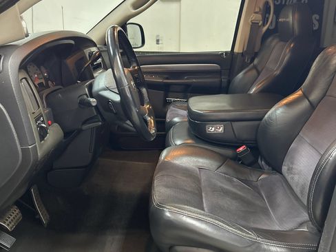 Used 2005 Dodge Ram 1500 Truck 2WD Quad Cab image 8