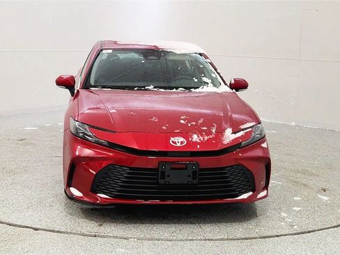 Used 2025 Toyota Camry LE image 2