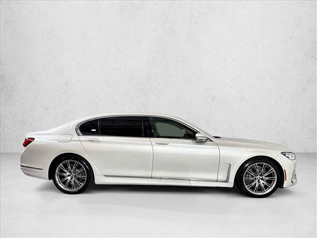 Used 2020 BMW 740i w/ Premium Package RWD image 4