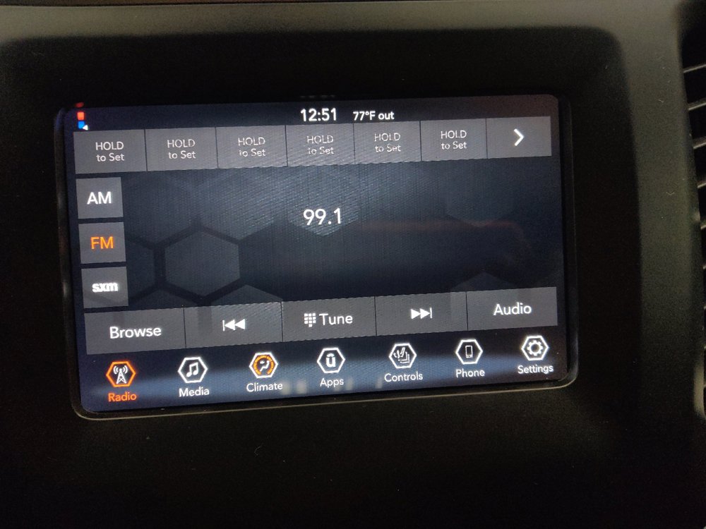 Used 2021 Jeep Cherokee Latitude Plus AWD/4WD image 25