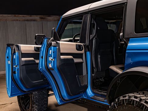 Used 2023 Ford Bronco Wildtrak image 28