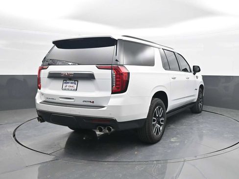 Used 2022 GMC Yukon XL AT4 AWD/4WD image 7